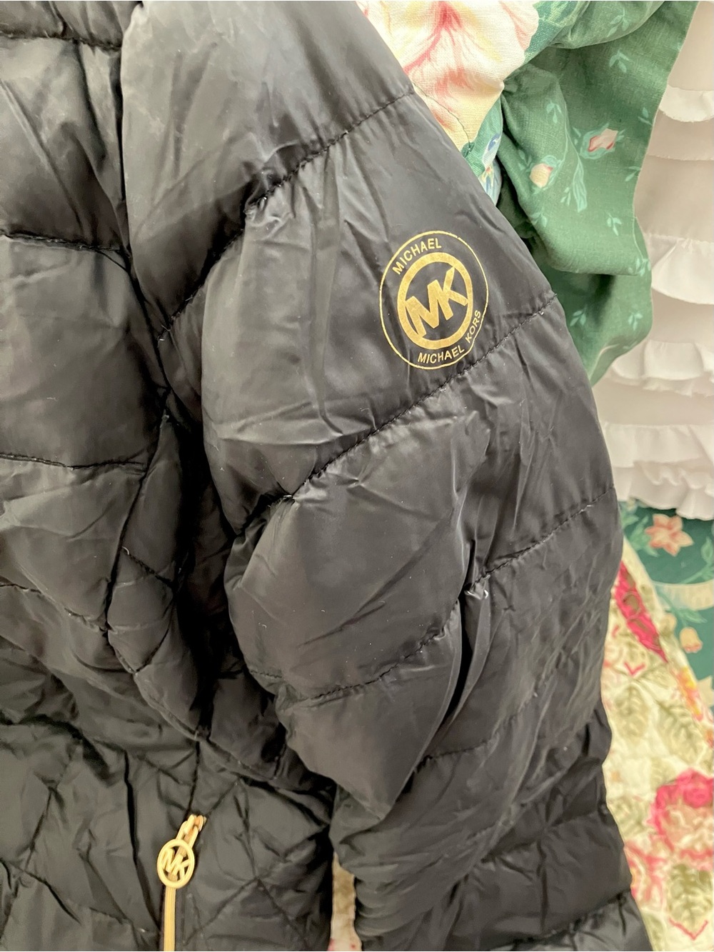 MICHAEL Michael Kors Black Quilted Hooded Puffer with Gold MK Zippers and Bag - Picture 4 of 12